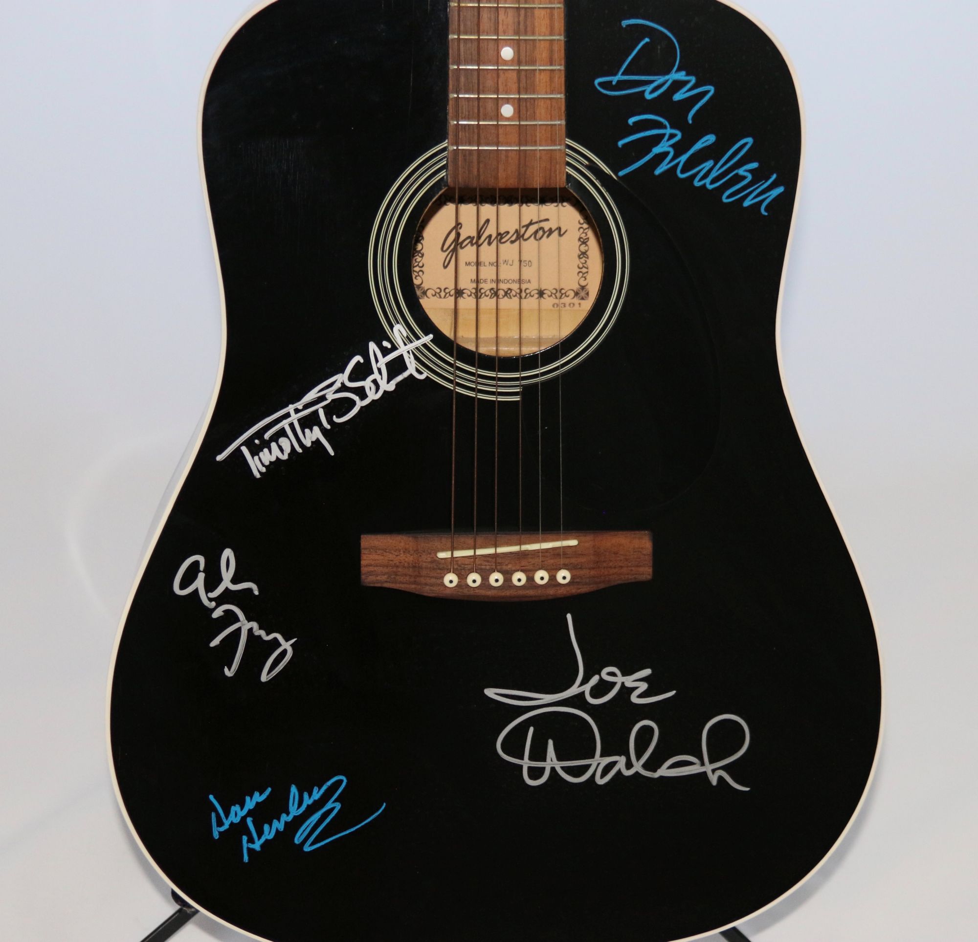 "The Eagles" Hand Signed Acoustic Guitar 1999 Invaluable Things